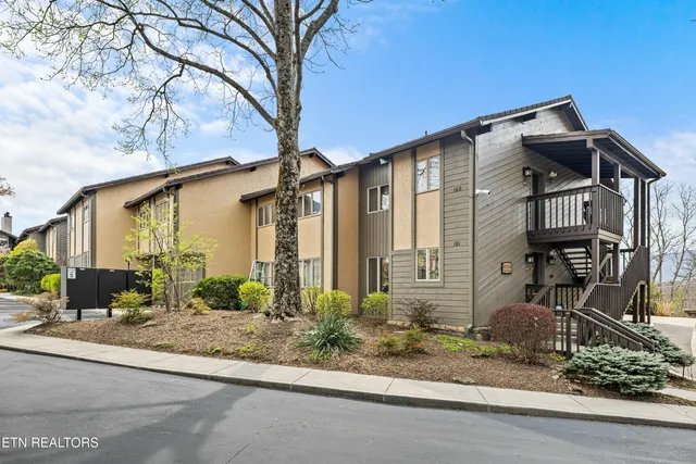 $419,900 | 1050 Ski View Drive, Unit 102, Gatlinburg, TN 37738