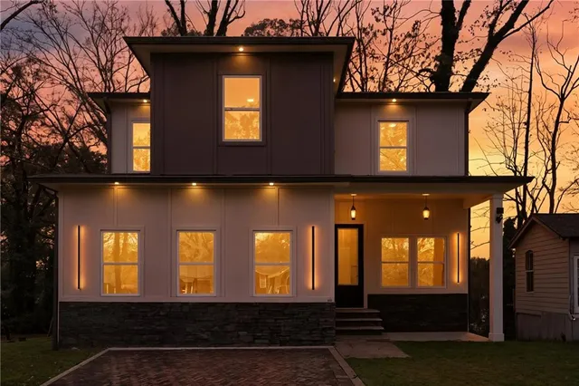 a front view of house with yard