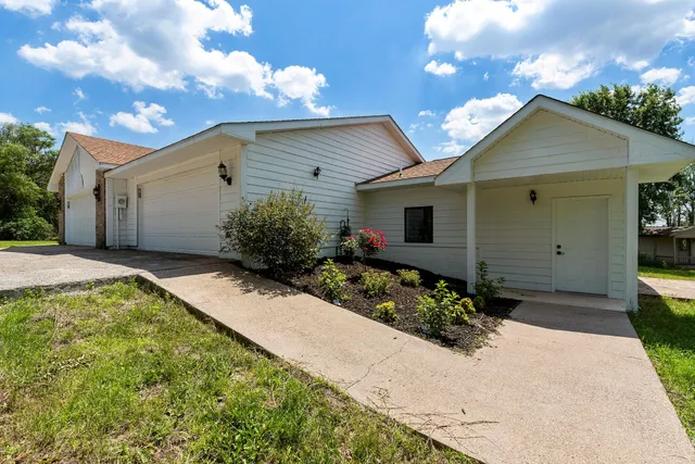 $670,000 | 110 132nd Avenue Northeast, Blaine, MN 55434