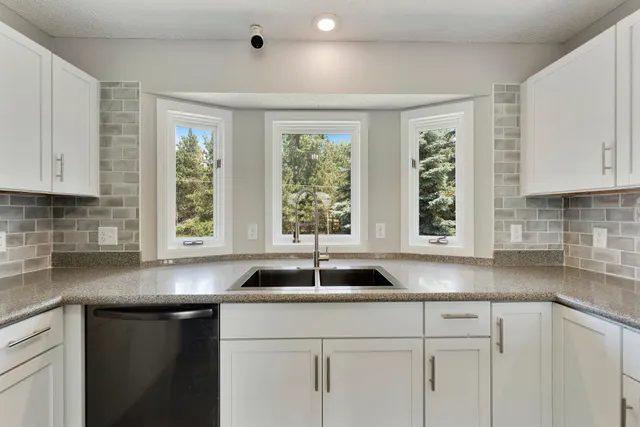 $670,000 | 110 132nd Avenue Northeast, Blaine, MN 55434