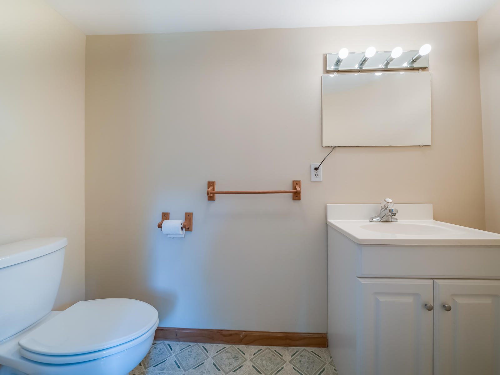 93 Middle Road Lookout Mountain, GA 30750 - Photo 11 of 24 Powder Room.