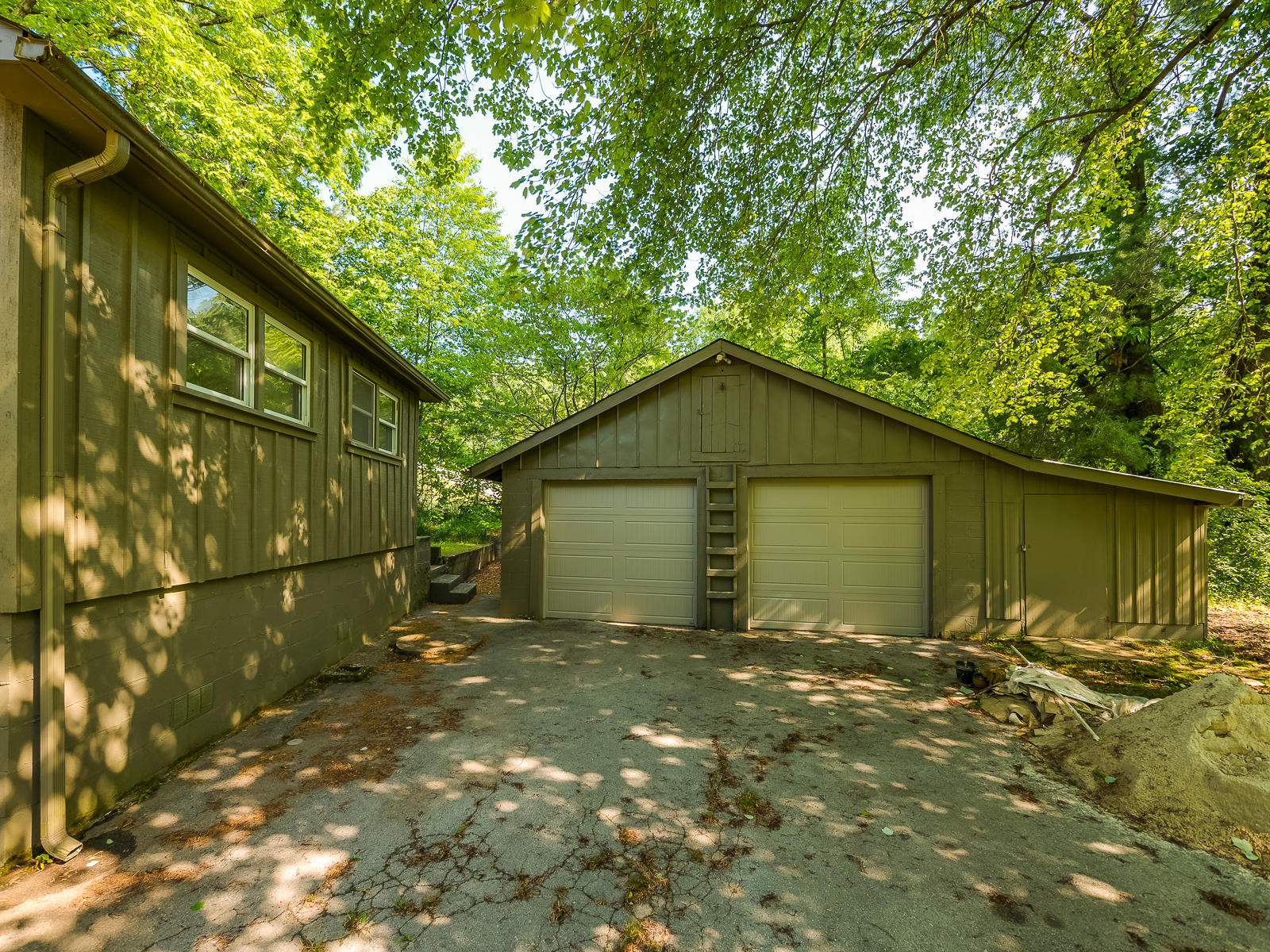 93 Middle Road Lookout Mountain, GA 30750 - Photo 20 of 24 2 Car Garage & Storage Shed.