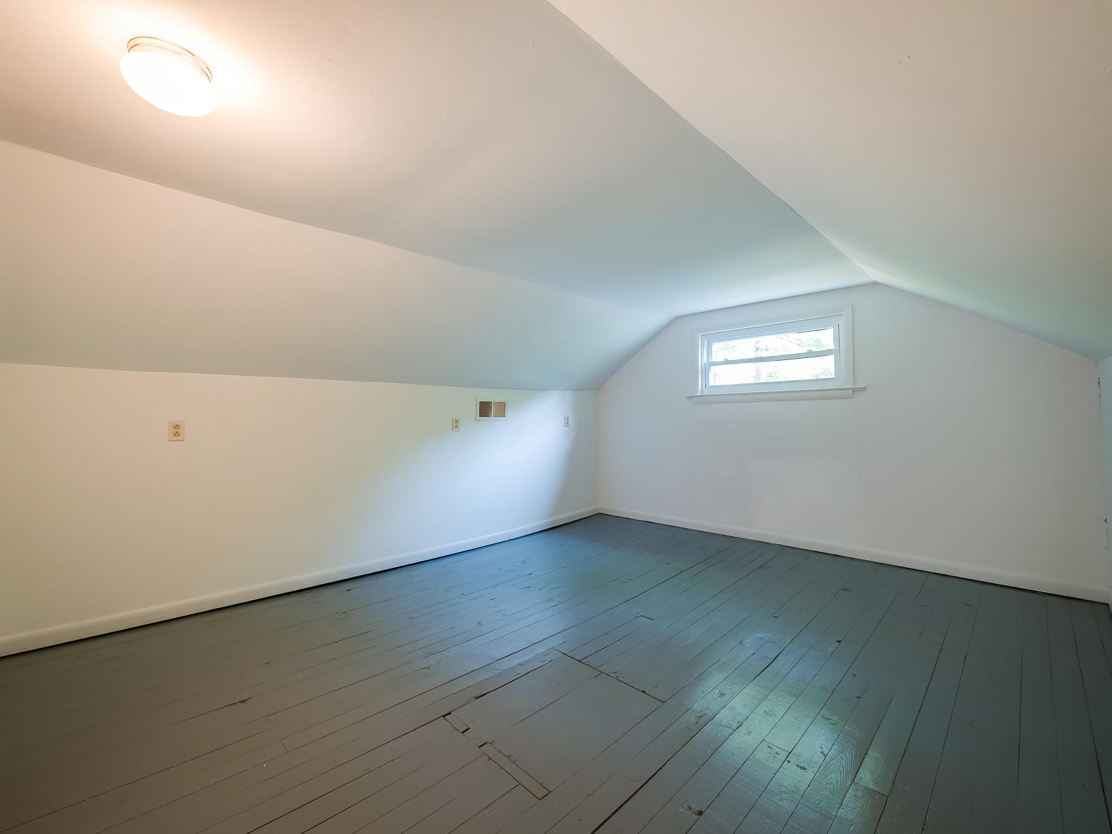 93 Middle Road Lookout Mountain, GA 30750 - Photo 9 of 24 Upper Level Bedroom.