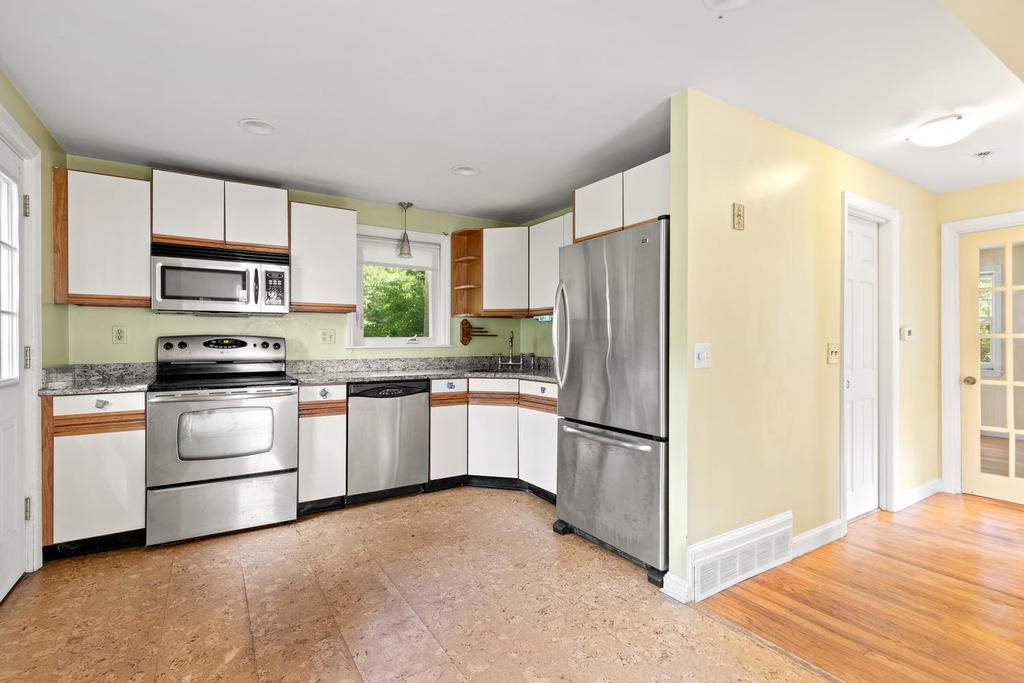 9 Burroughs Road North Reading, MA 01864 - Photo 12 of 29 Gallery Image 12