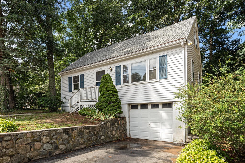9 Burroughs Road North Reading, MA 01864 - Photo 3 of 29 Gallery Image 3