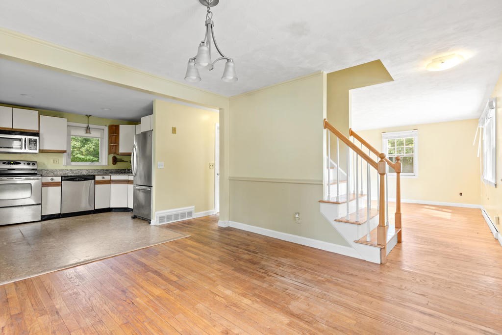 9 Burroughs Road North Reading, MA 01864 - Photo 8 of 29 Gallery Image 8