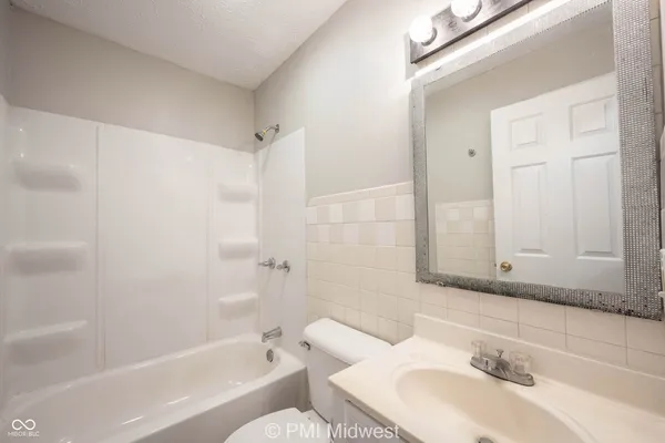 $1,450 | 270 South Lasalle Street, Indianapolis, IN 46201