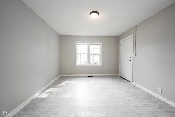 $1,450 | 270 South Lasalle Street, Indianapolis, IN 46201