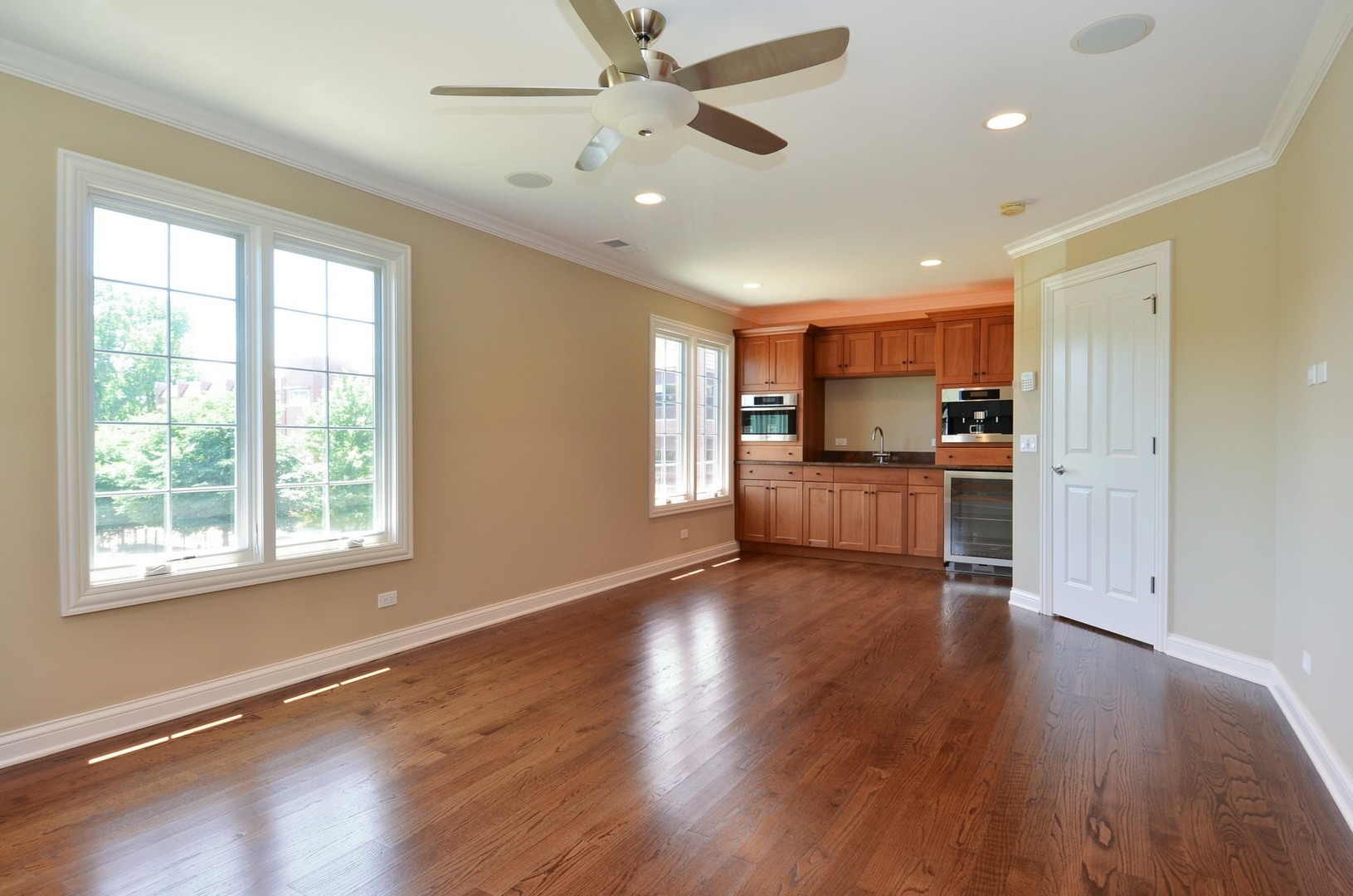 123 Maple Avenue Wilmette, IL 60091 - Photo 6 of 10