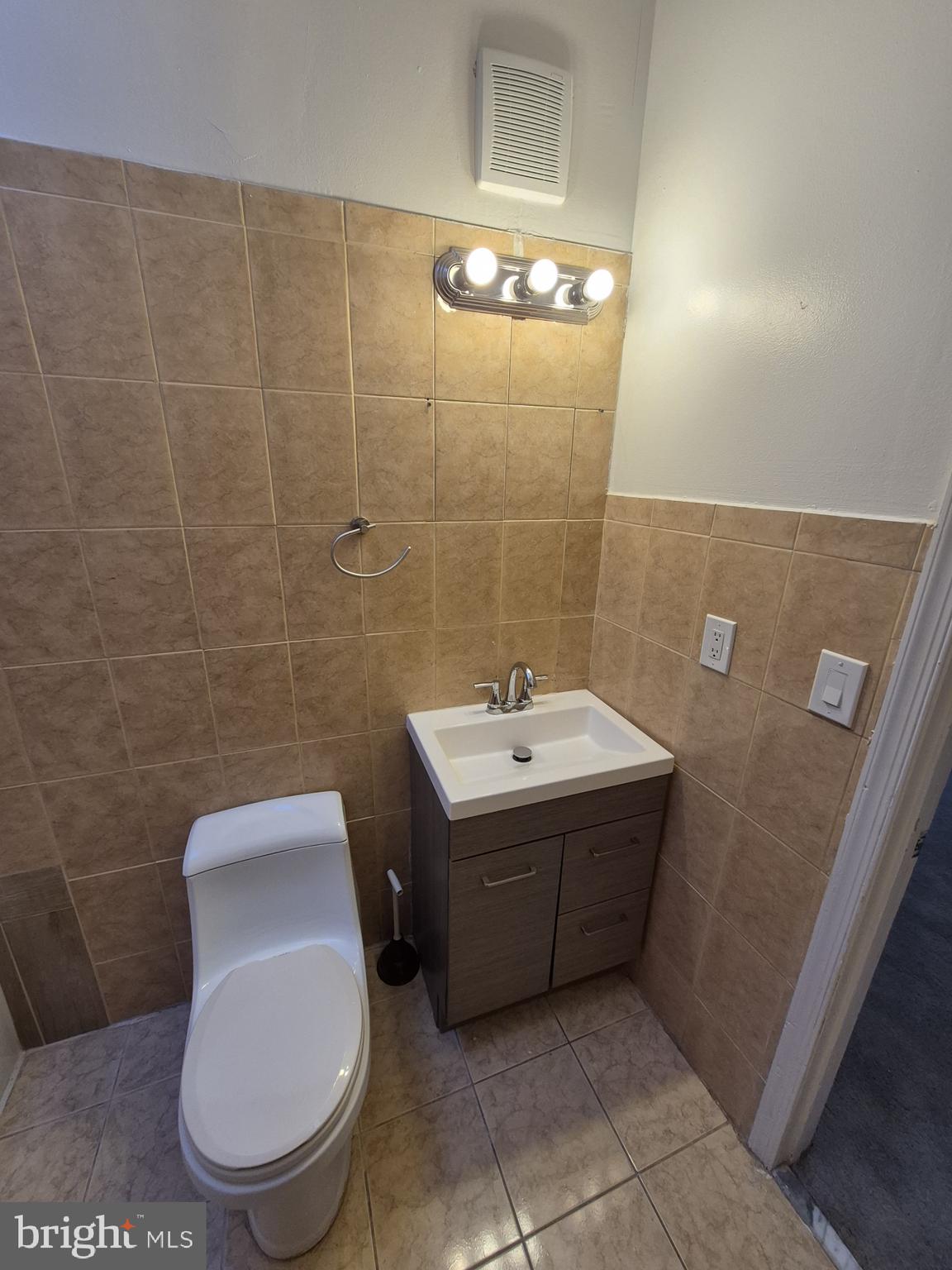 2518 McCulloh Street Baltimore, MD 21217 - Photo 27 of 50 Bathroom 1B