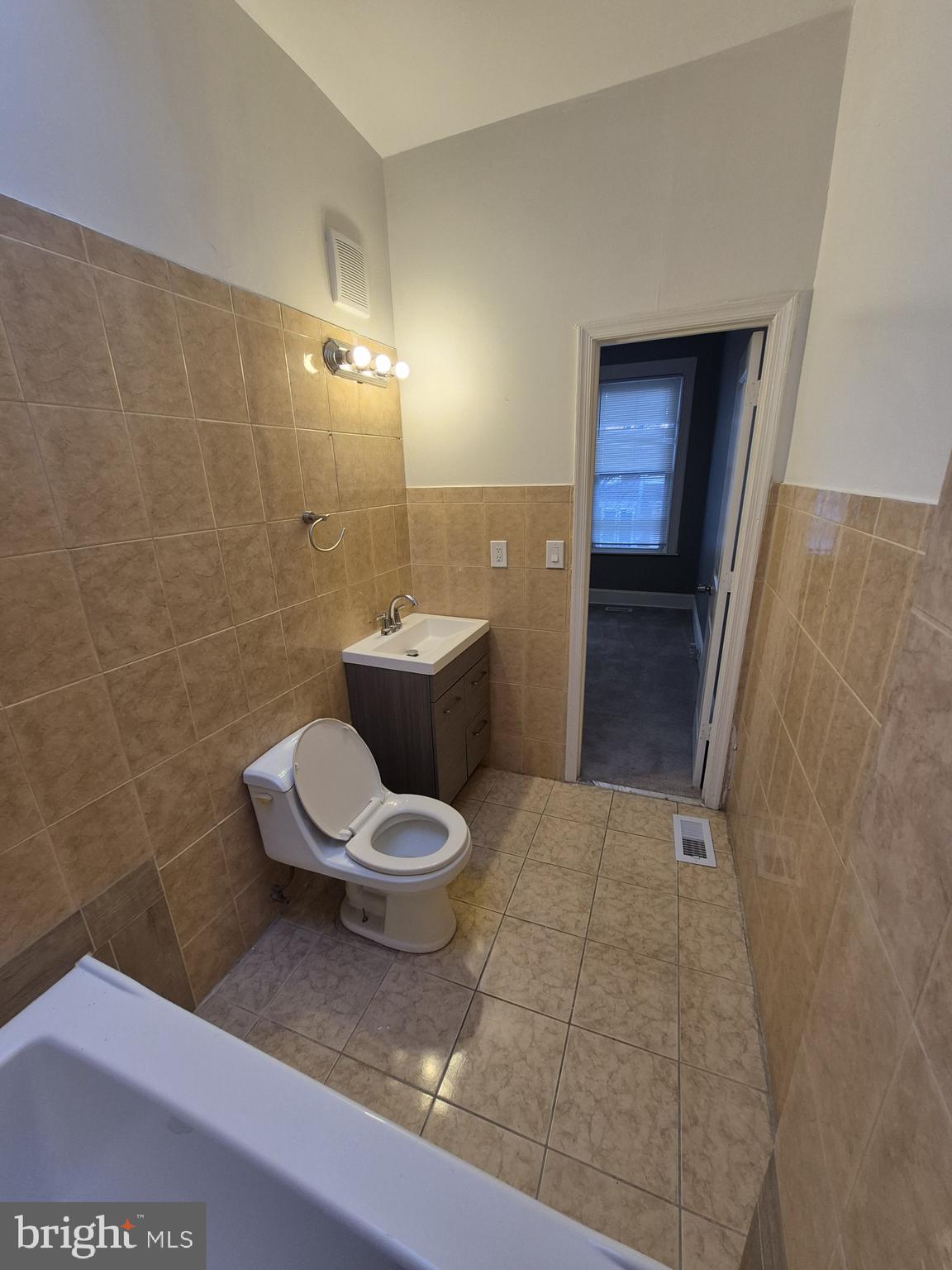 2518 McCulloh Street Baltimore, MD 21217 - Photo 28 of 50 Bathroom 1C