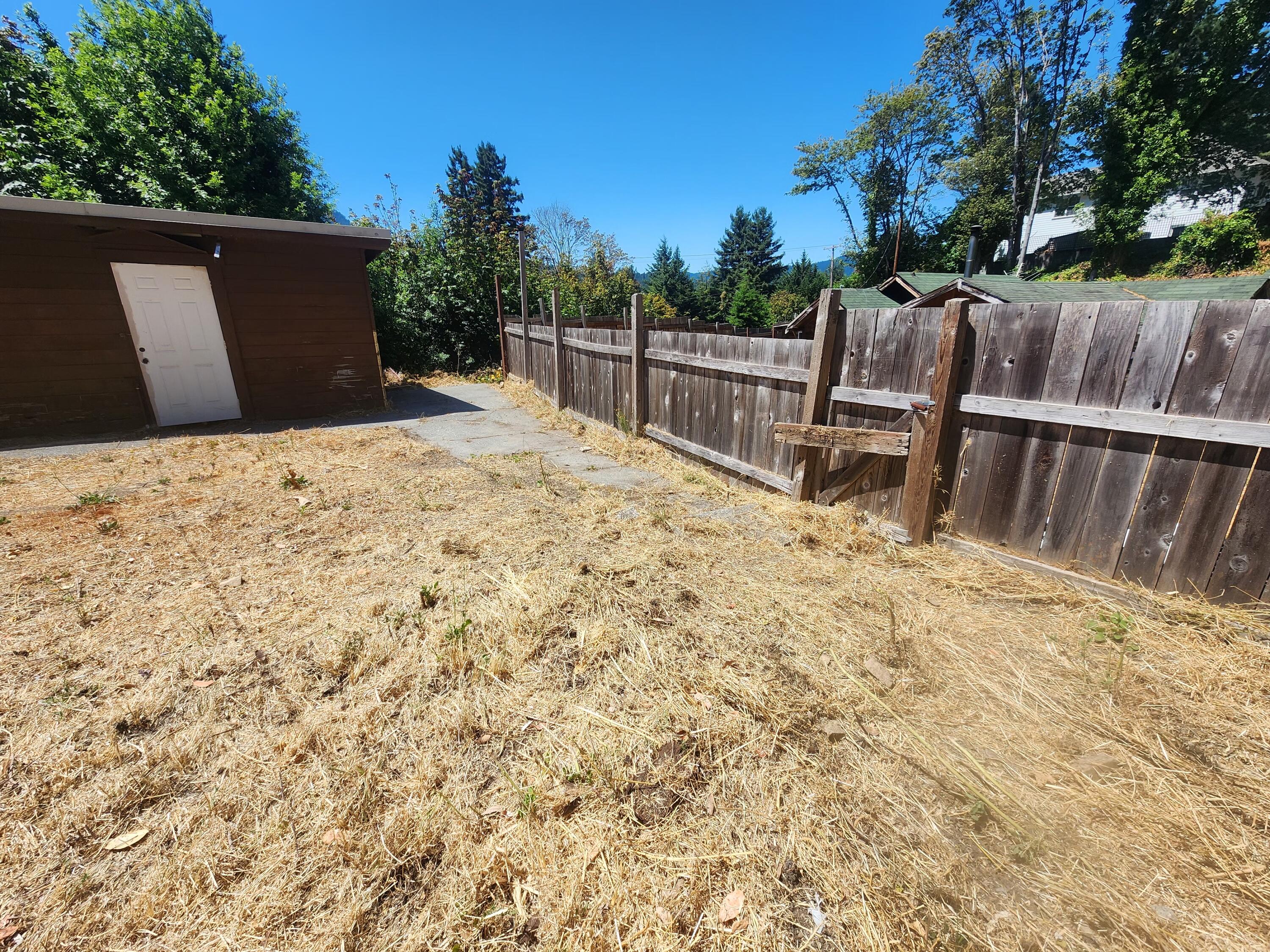 69 Spring Road Weott, CA 95571 - Photo 5 of 8