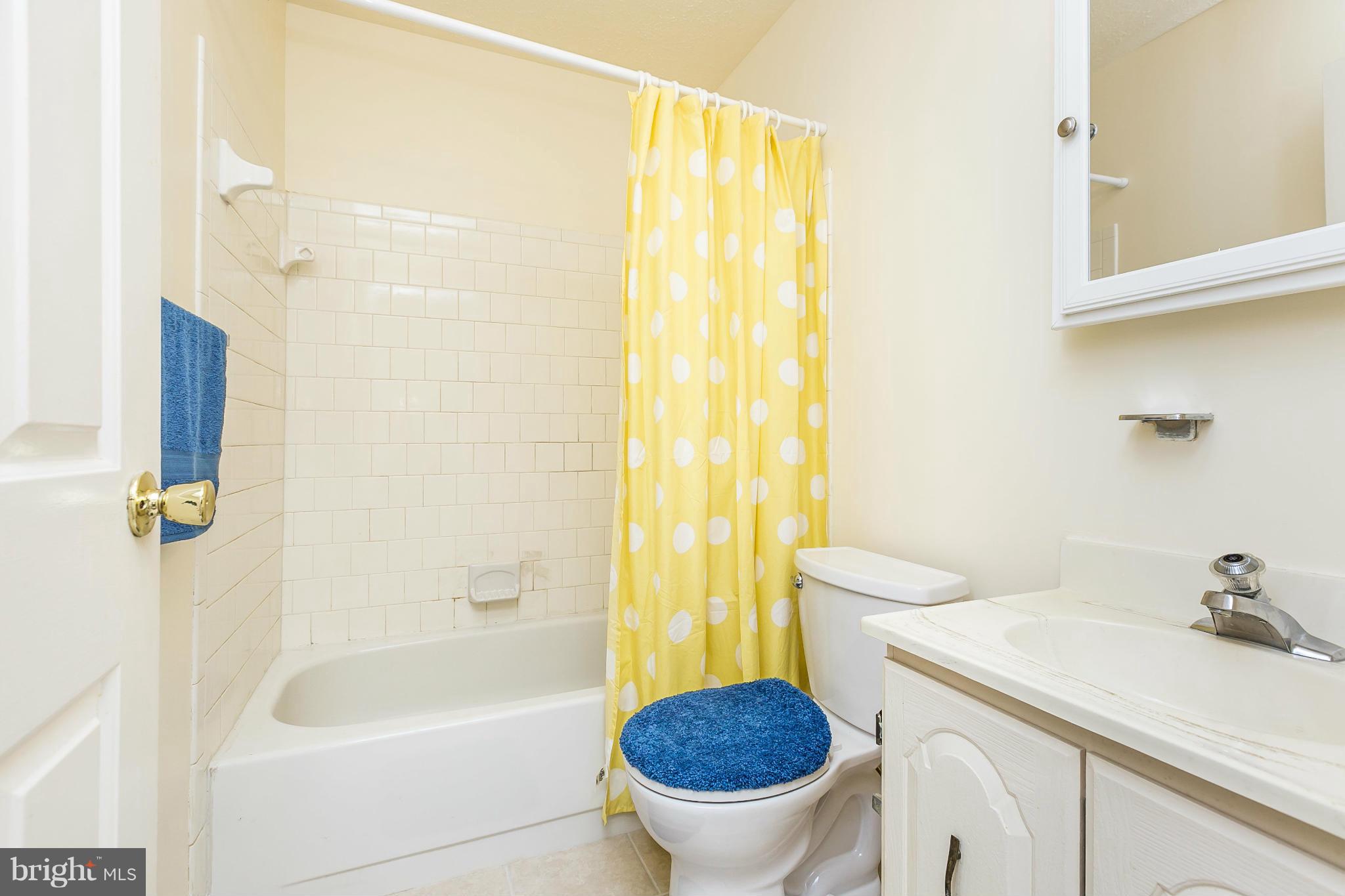 51 Perryfalls Place Nottingham, MD 21236 - Photo 15 of 27 Full Hall Bath