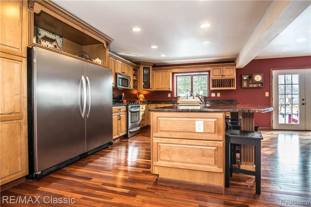 18510 Ridge Road Northville, MI 48168 - Photo 16 of 55
