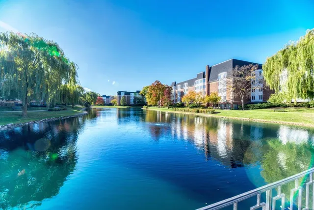 $249,000 | 100 Lake Boulevard, Unit 603, Buffalo Grove, IL 60089