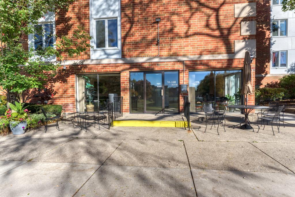 100 Lake Boulevard, Unit 603 Buffalo Grove, IL 60089 - Photo 6 of 47