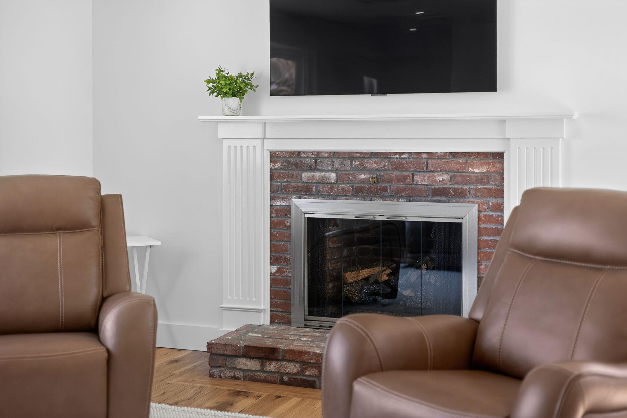 28 Chipman Road Sandwich, MA 02563 - Photo 4 of 40 Gas Fireplace