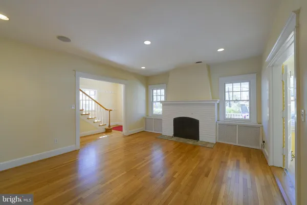 $6,995 | 5717 Chevy Chase Parkway Northwest, Washington, DC 20015