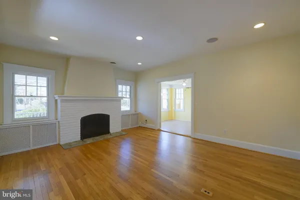 $6,995 | 5717 Chevy Chase Parkway Northwest, Washington, DC 20015