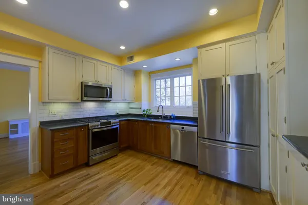 $6,995 | 5717 Chevy Chase Parkway Northwest, Washington, DC 20015