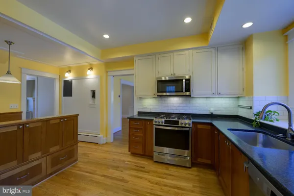 $6,995 | 5717 Chevy Chase Parkway Northwest, Washington, DC 20015