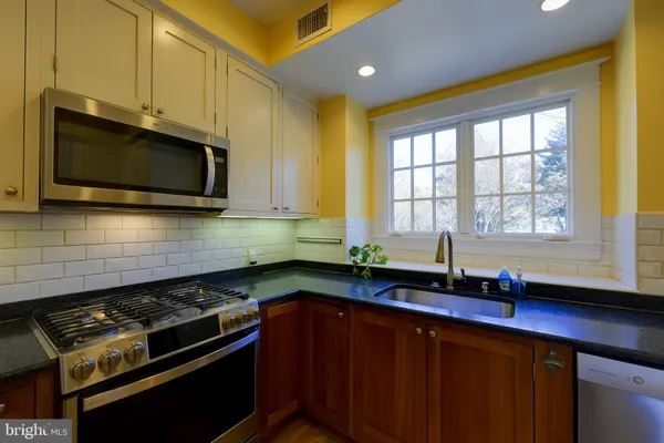 $6,995 | 5717 Chevy Chase Parkway Northwest, Washington, DC 20015