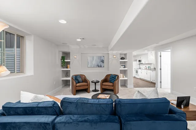 $977,300 | 10 Roxbury Road, Madison, WI 53704