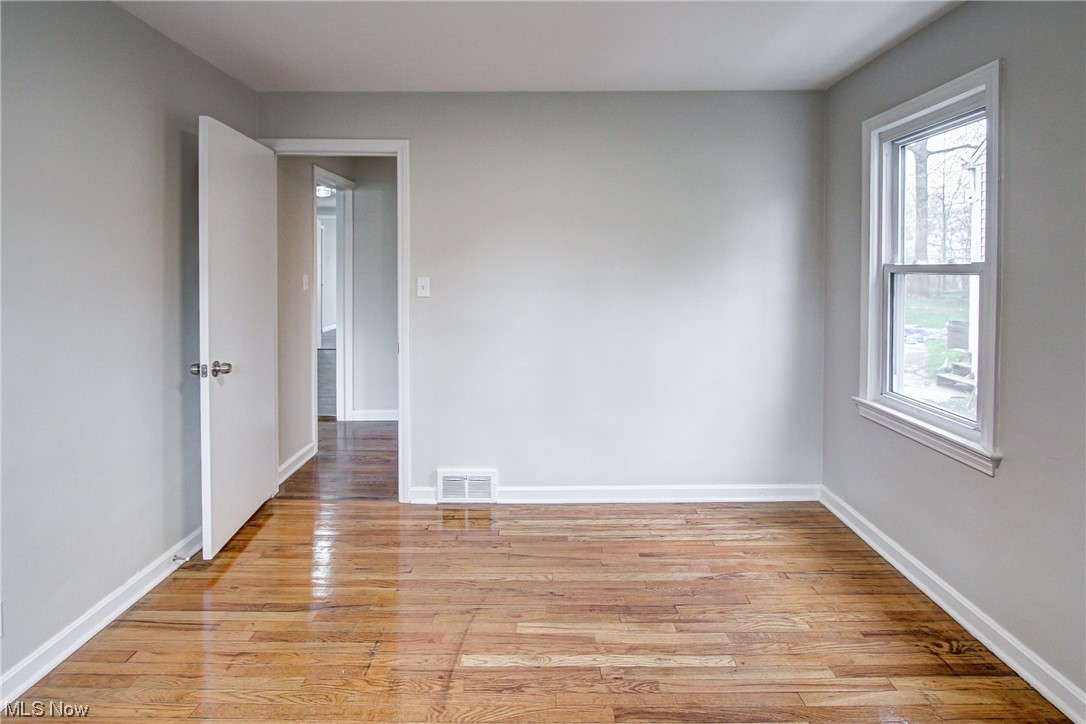 1707 Lyndhurst Road Lyndhurst, OH 44124 - Photo 18 of 35 1st floor bedroom