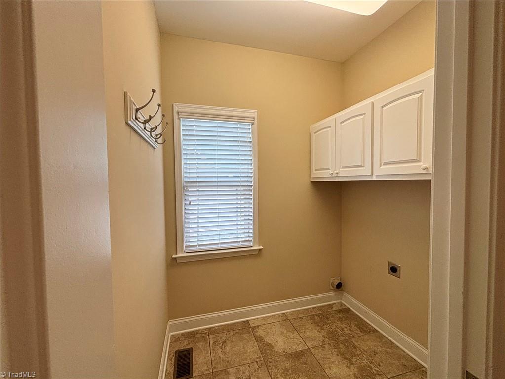 5019 Peppertree Road Clemmons, NC 27012 - Photo 18 of 24 Convenient laundry
