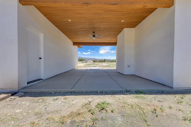 a view of a house with a dry yard