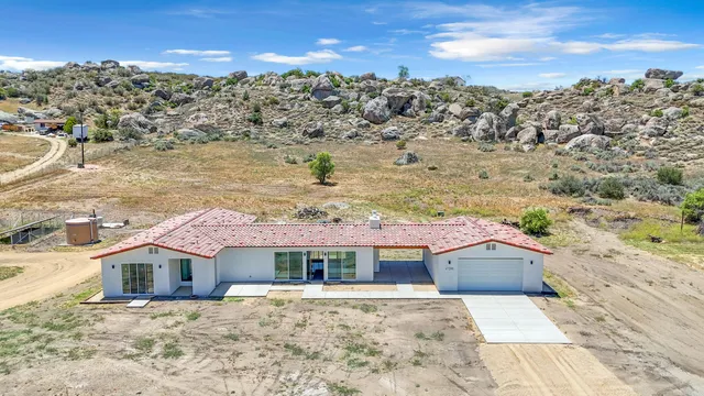 $3,500 | 41265 Lakeshore Boulevard, Aguanga, CA 92536
