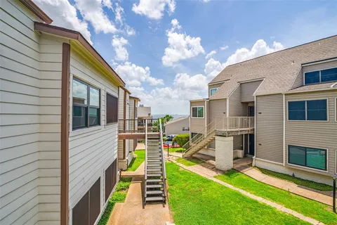 $248,000 | 438 Yacht Club Drive, Unit F, Rockwall, TX 75032