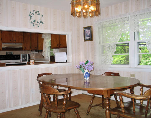 37 Ridgewood Road Worcester, MA 01606 - Photo 9 of 20 Gallery Image 9