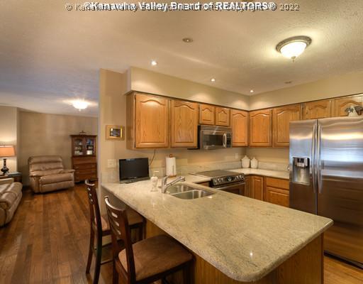 205 Forrest Road Hurricane, WV 25526 - Photo 6 of 16 Kitchen.