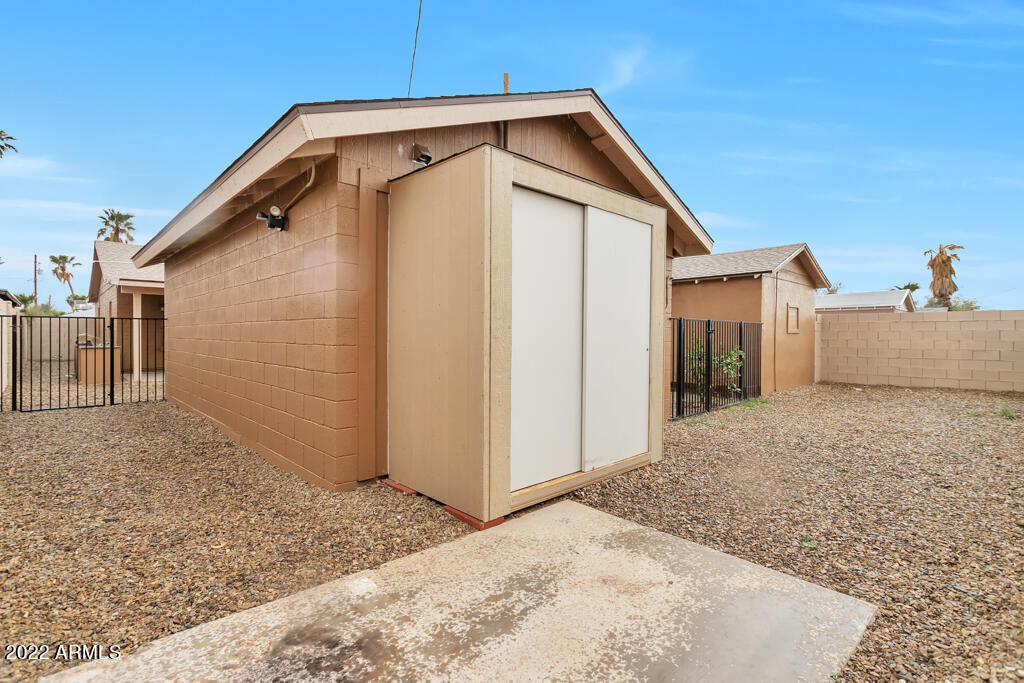 1638 East Granada Road, Unit B Phoenix, AZ 85006 - Photo 16 of 19 a view of a house with a outdoor space