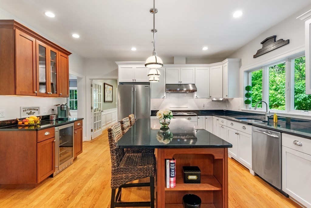 37 Beaver Pond Road Beverly, MA 01915 - Photo 3 of 29