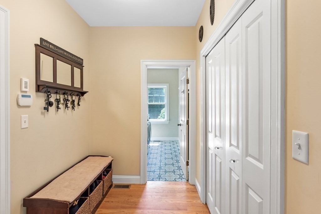 37 Beaver Pond Road Beverly, MA 01915 - Photo 10 of 29