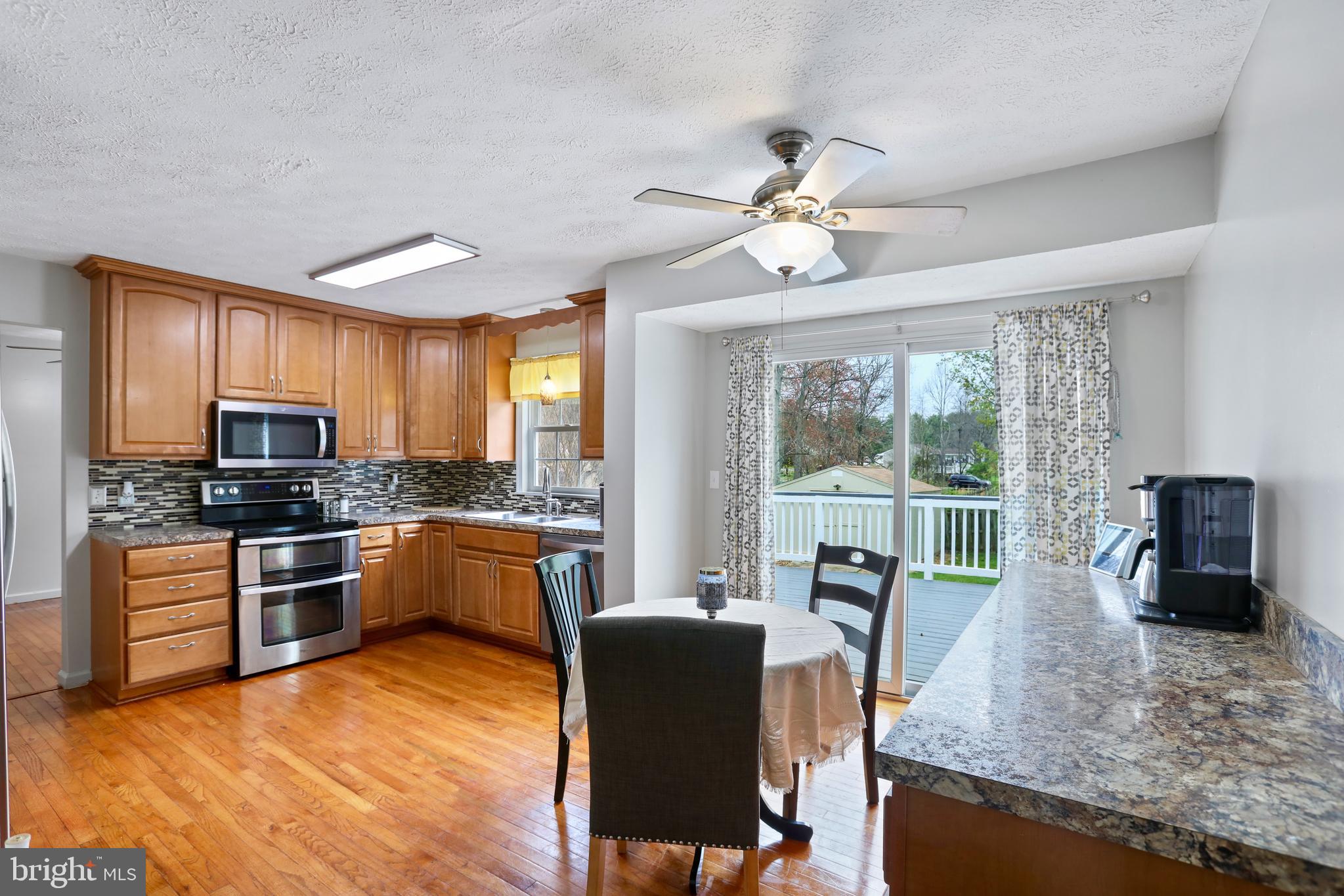17 True Road Stafford, VA 22556 - Photo 4 of 31 Kitchen & Eat-In Table Space