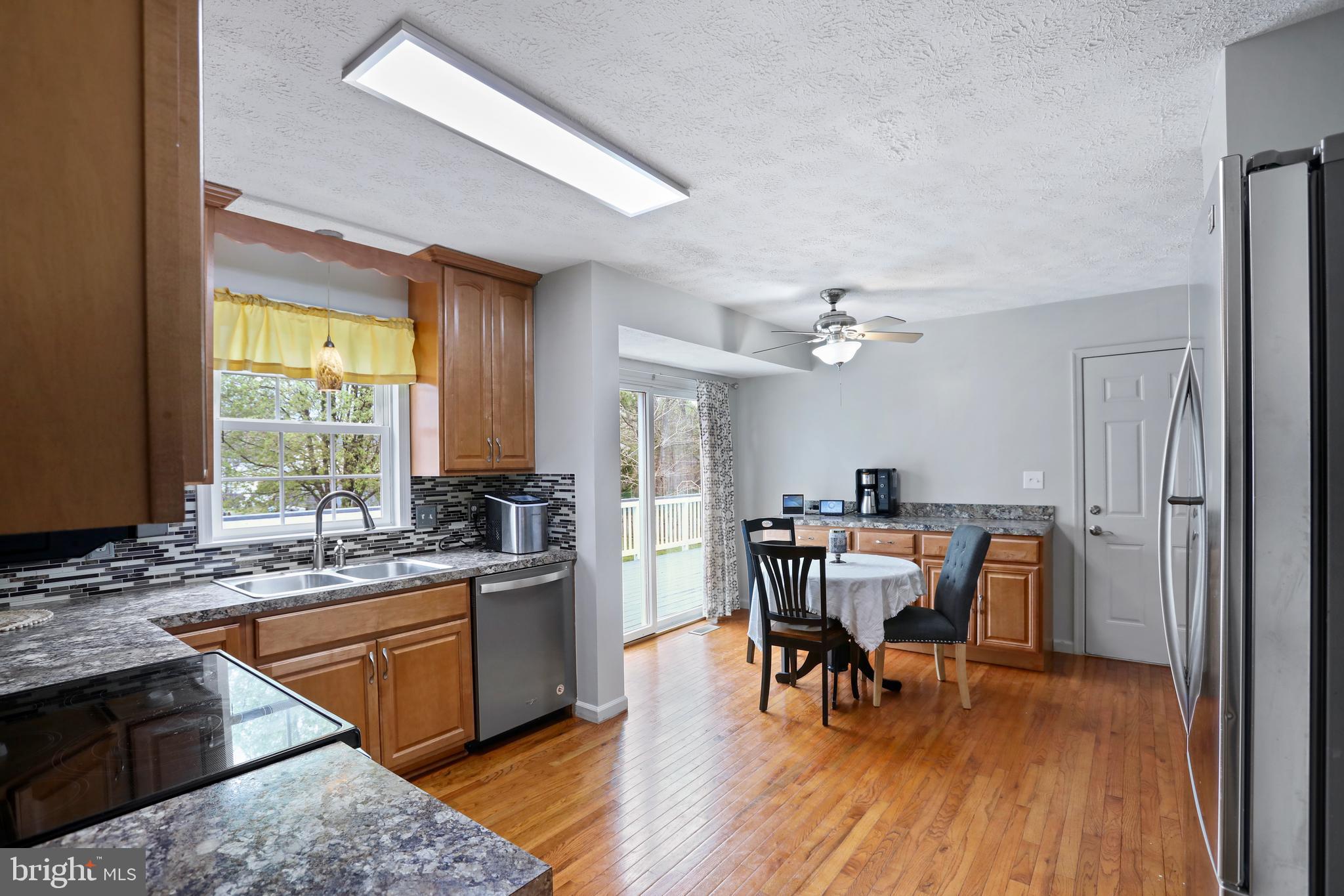 17 True Road Stafford, VA 22556 - Photo 7 of 31 Kitchen & Eat-In Table Space