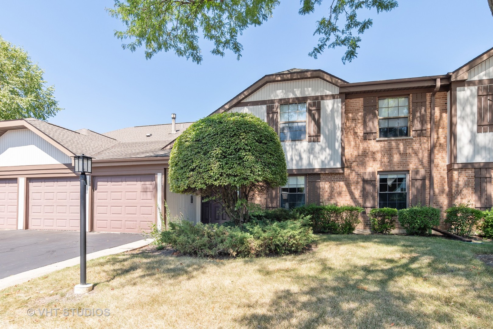 1374 7 Pines Road, Unit B1 Schaumburg, IL 60193 - Photo 1 of 14