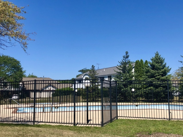 1374 7 Pines Road, Unit B1 Schaumburg, IL 60193 - Photo 13 of 14
