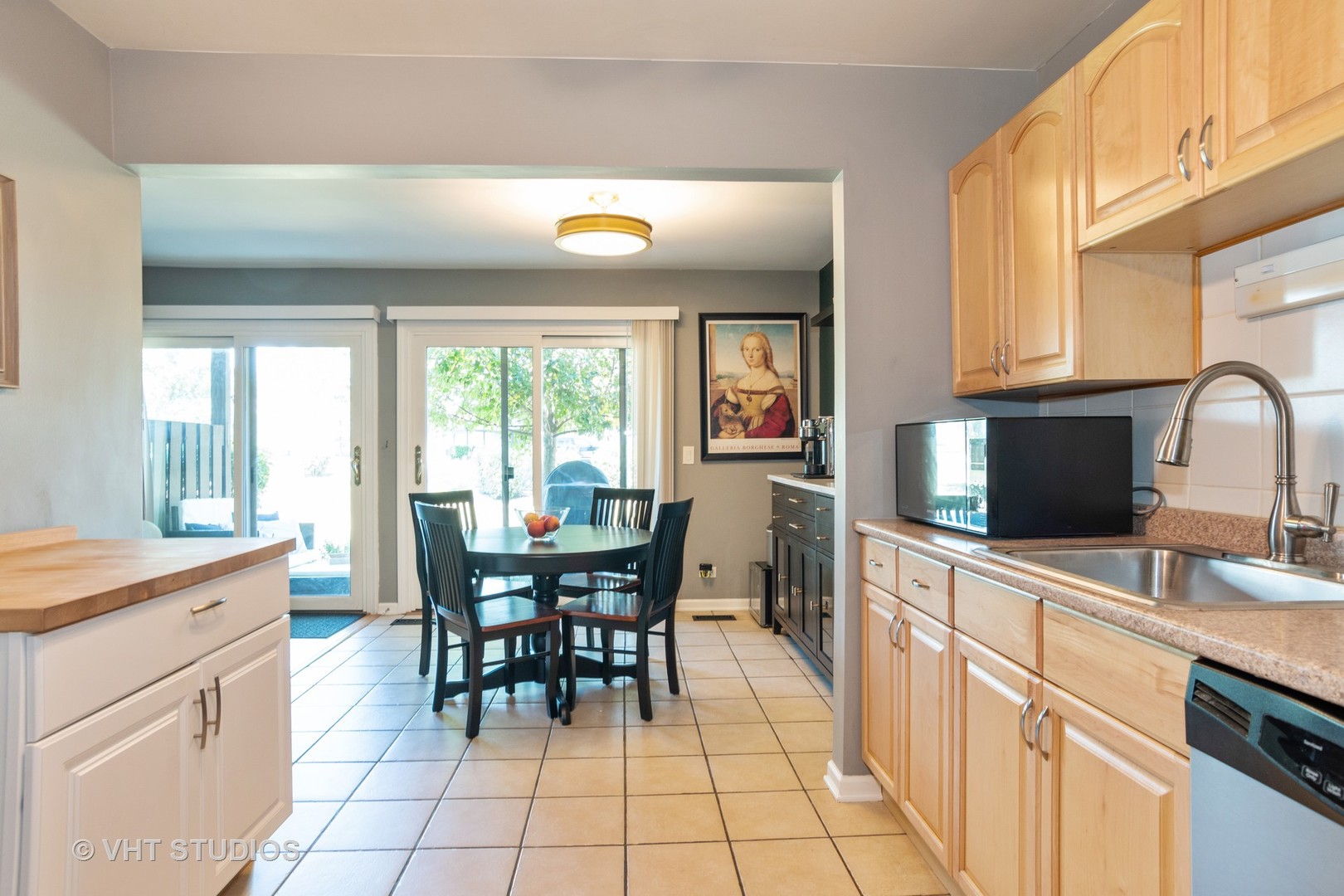 1374 7 Pines Road, Unit B1 Schaumburg, IL 60193 - Photo 5 of 14