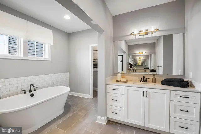 $899,000 | 1205 North Olmsted Parkway, Middletown, DE 19709