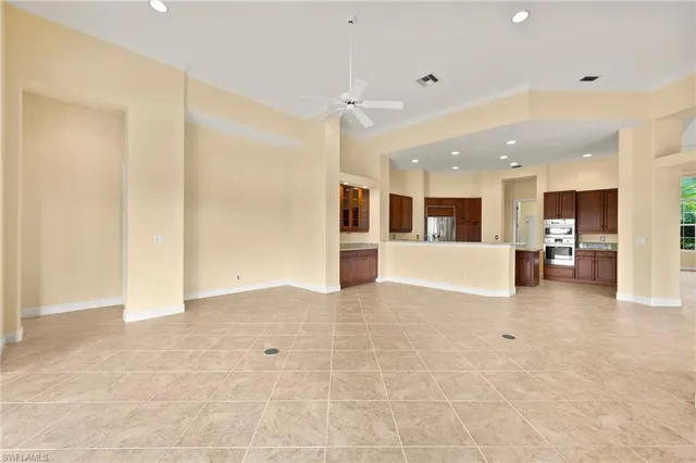 $2,750,000 | 527 Terracina Way, Naples, FL 34119