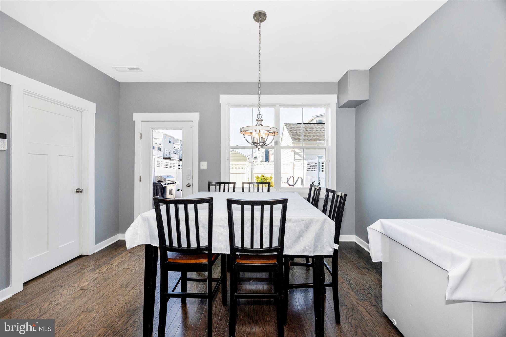 1310 Marsalis Place Frederick, MD 21702 - Photo 16 of 59 Nice Eating Area