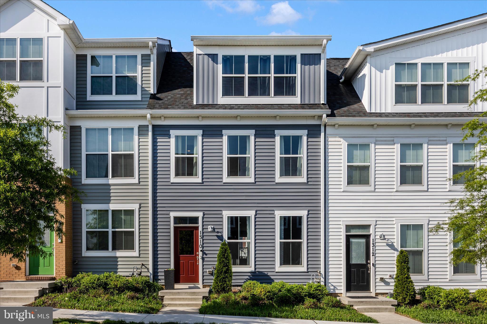 1310 Marsalis Place Frederick, MD 21702 - Photo 4 of 59 Major Curb Appeal!