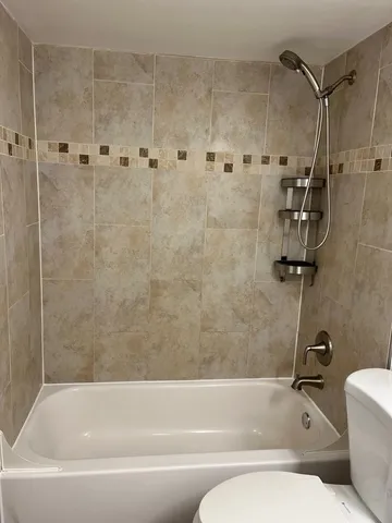 $2,400 | 408 Inverrary Lane, Deerfield, IL 60015