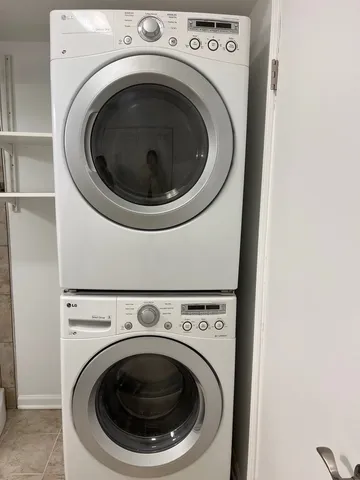 $2,400 | 408 Inverrary Lane, Deerfield, IL 60015