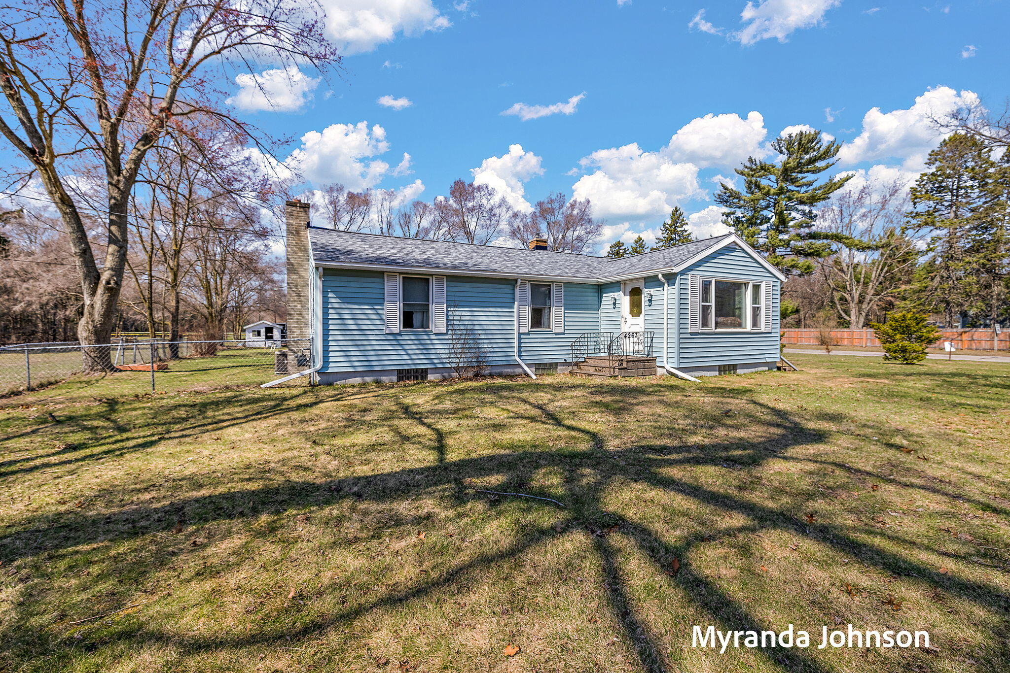 4263 Quarterline Road Muskegon, MI 49444 - Photo 1 of 40 4263 S Quarterline
