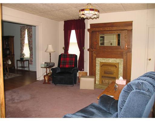 448 Ridge Avenue Canonsburg, PA 15317 - Photo 6 of 13 Living Room.